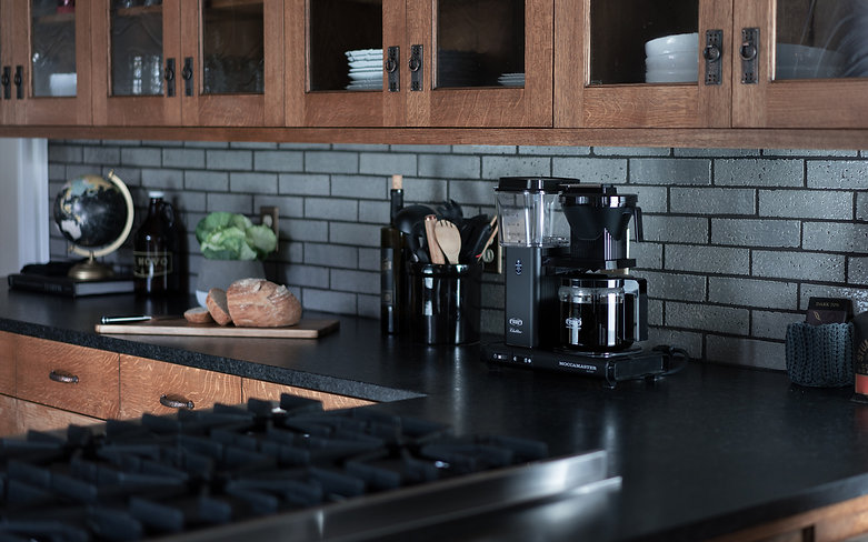 102717-moccamaster-lifestyle-kbg-black-s